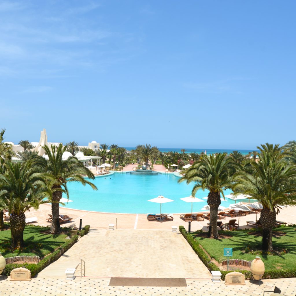 Building Pool In The Beach